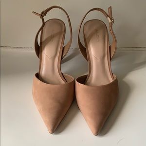 Also pink suede heels